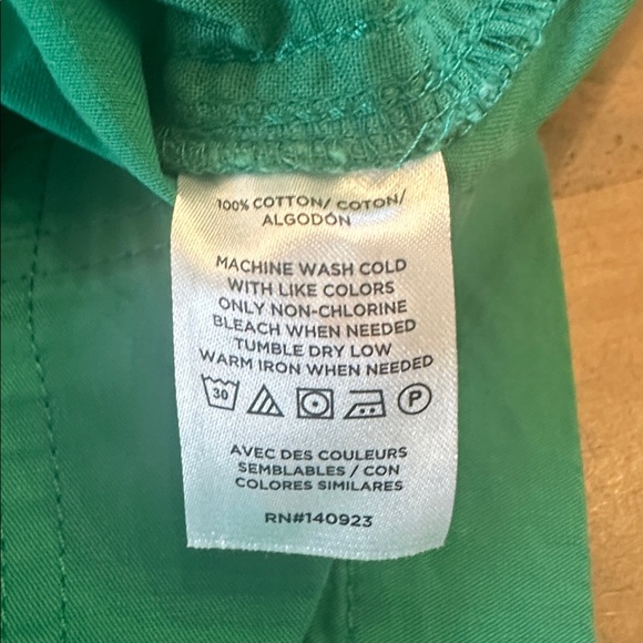 LOFT Vibrant Green Women's Cargo Shorts - Picture 8 of 11